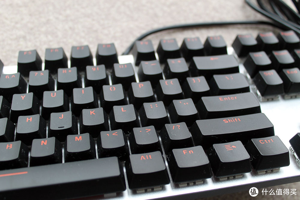 初掉机械键盘坑——入门机械键盘开箱pk，iKBC C87 机械键盘 VS RAPOO 雷柏 V500 合金版 游戏机械键盘
