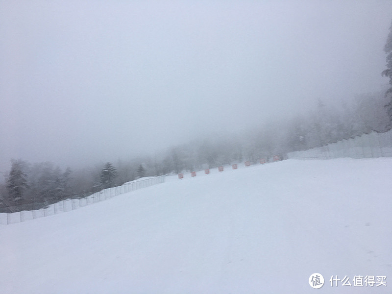 刚开的滑雪场