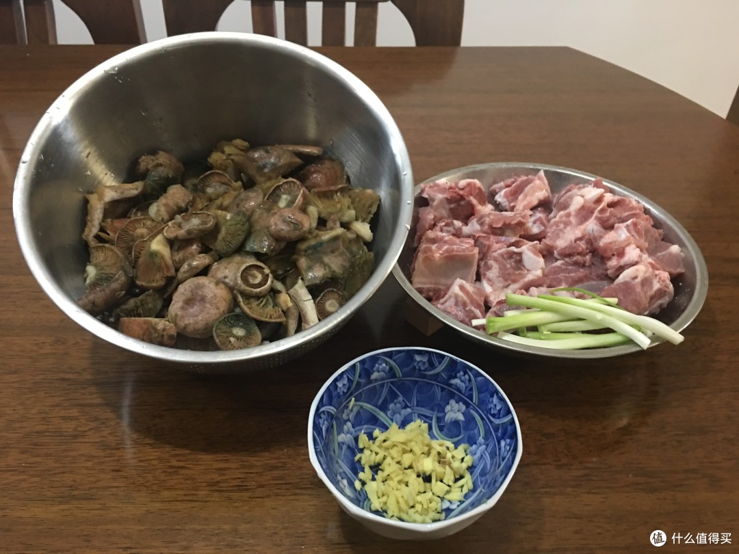 初冬的寒菌排骨&酒蒸蛤蜊