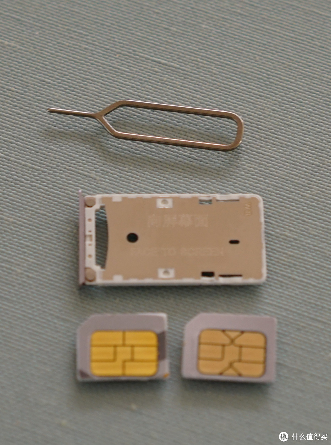 卡槽背面,这边朝向屏幕