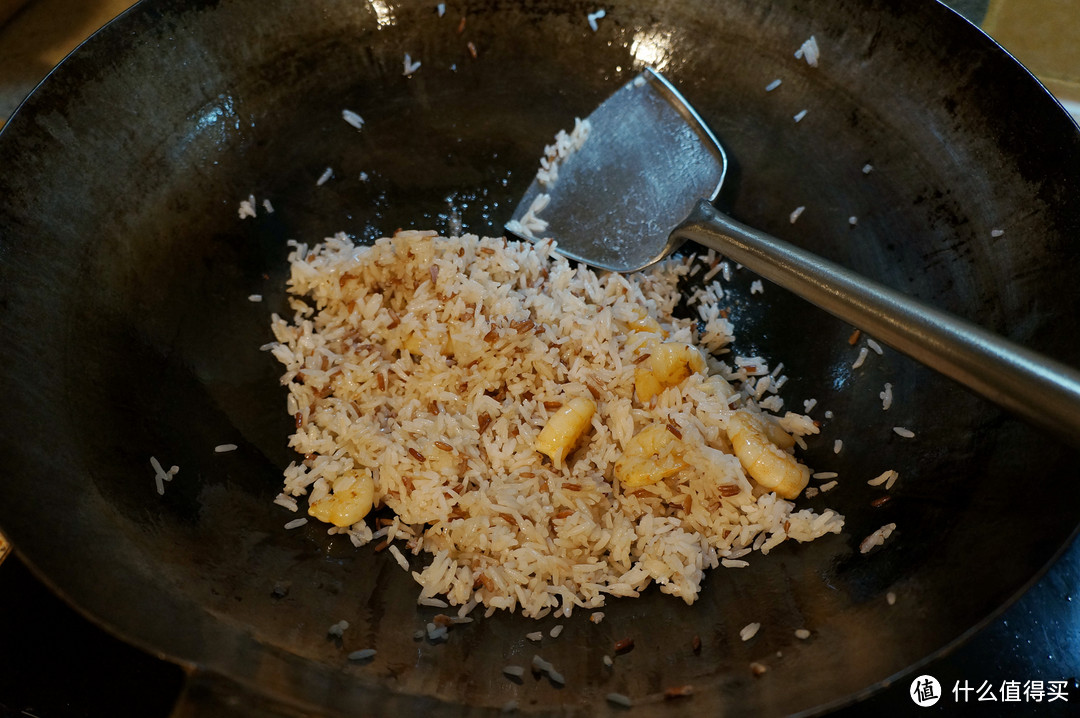 明明有颜值，偏要靠美味 - 秘制！十分钟搞定椰香菠萝炒饭