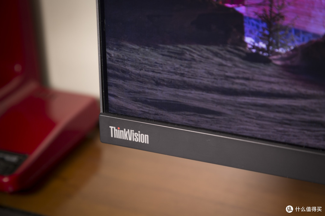 升级2K分辨率如何?lenovo 联想 ThinkVision X24q 显示器 简单体验