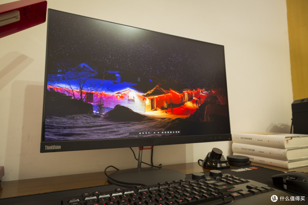 升级2K分辨率如何?lenovo 联想 ThinkVision X24q 显示器 简单体验