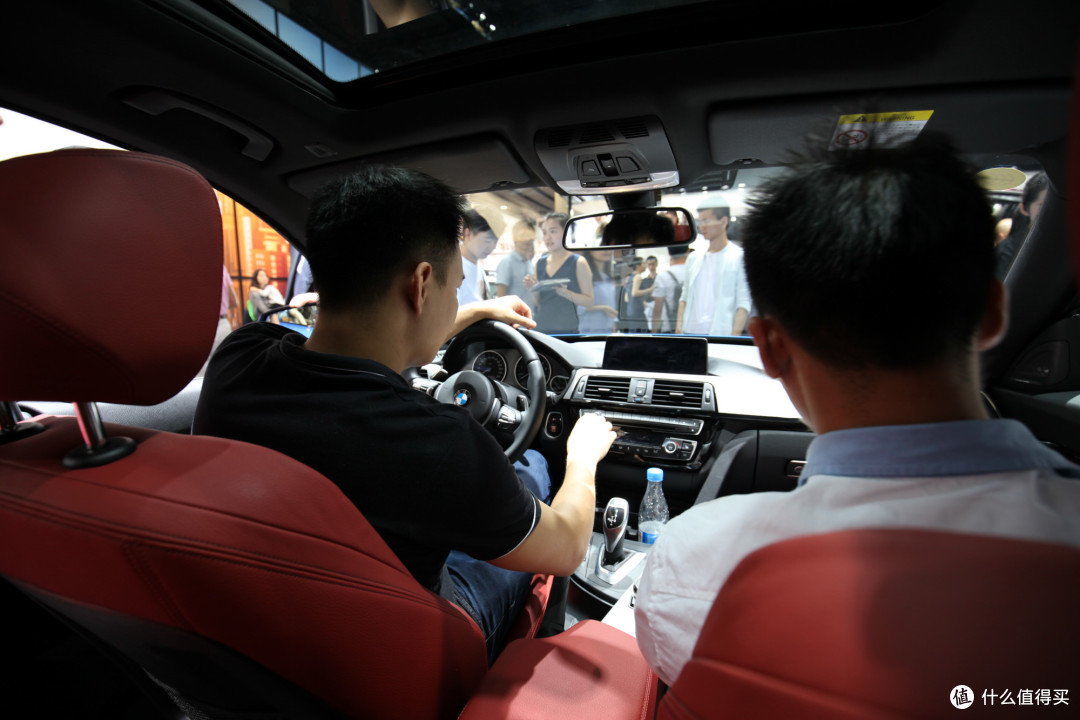 广州车展看热(che)闹(mo):日渐落寞的两厢车与大行其道的SUV
