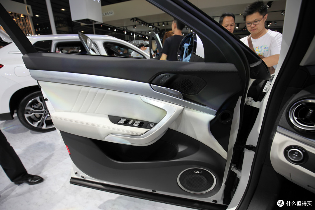 广州车展看热(che)闹(mo):日渐落寞的两厢车与大行其道的SUV