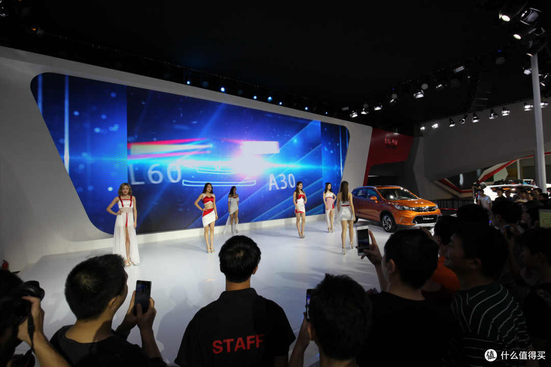 广州车展看热(che)闹(mo):日渐落寞的两厢车与大行其道的SUV
