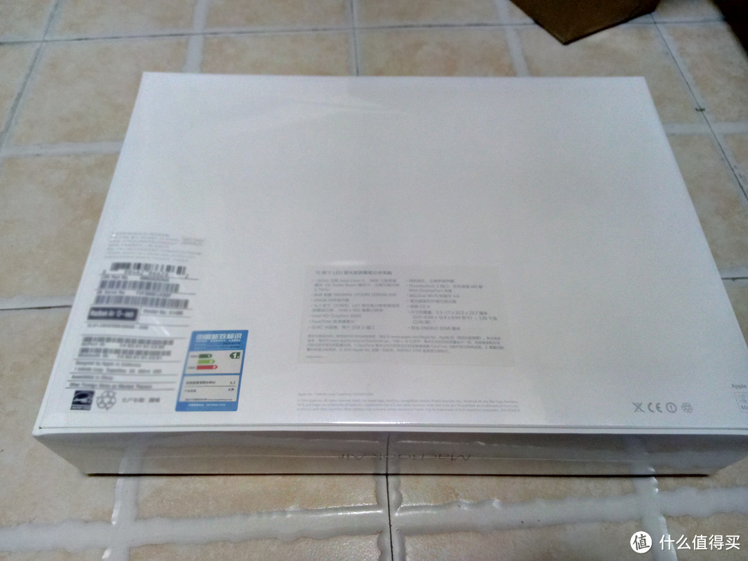 新款 Apple 苹果 MacBook Air MMGG2CH 笔记本电脑 曝晒