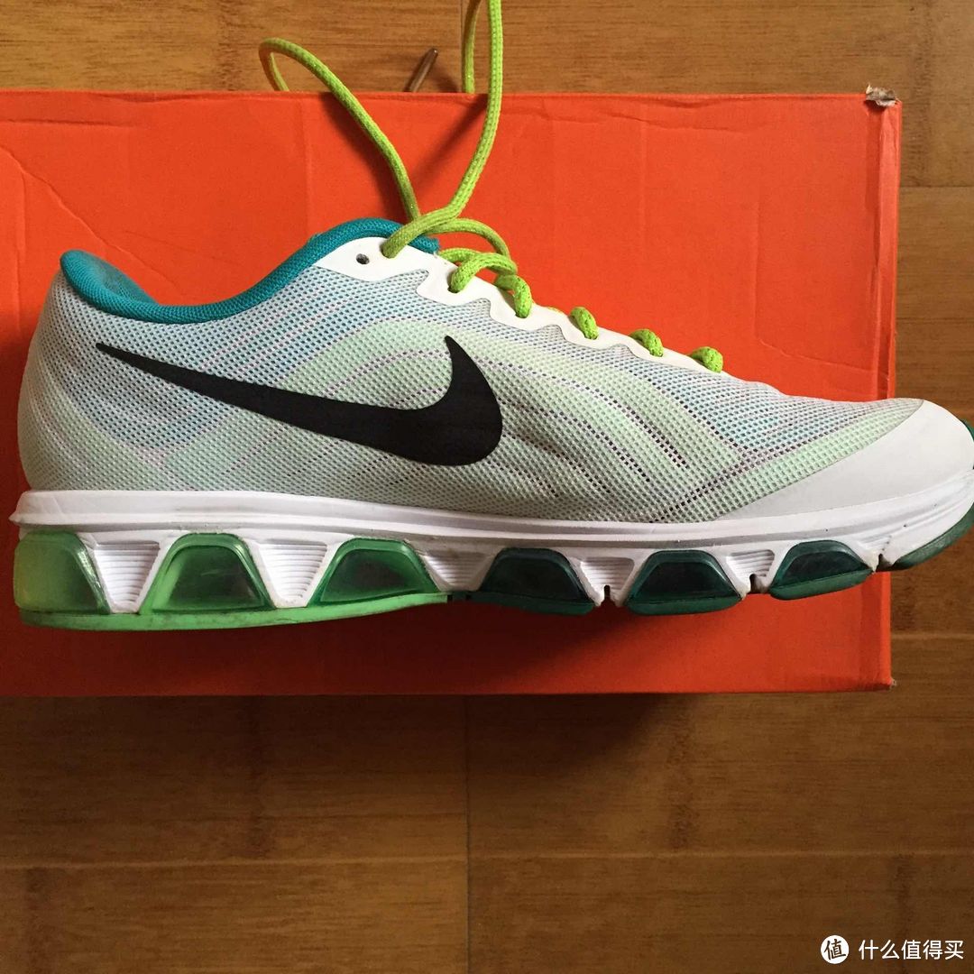 NIKE 耐克 AIR MAX TAILWIND 8 女款跑鞋