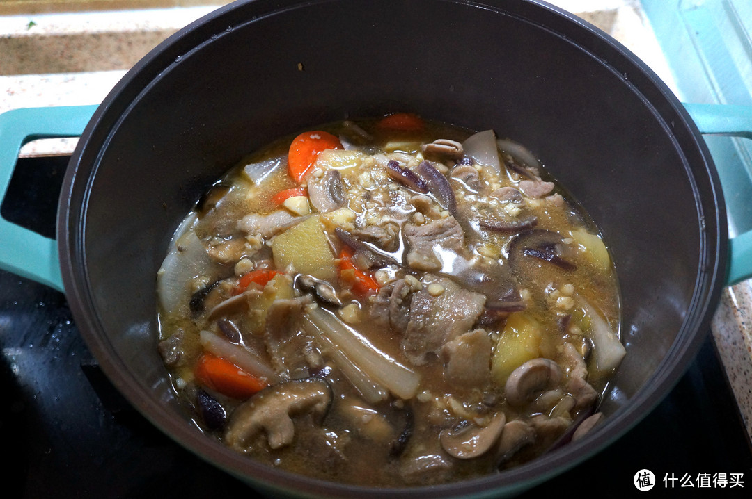 外面下着雪，突然就想吃这个——《深夜食堂》味噌豚肉定食