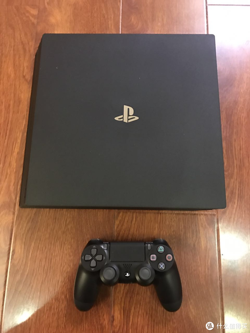 英淘 PS4 Pro 开箱手记（附蓝光播放投影效果）