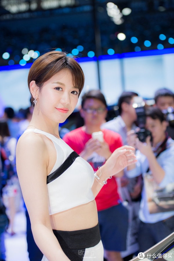 前几年的毛露露看的我脸红心跳的,最近两年都比较收敛了,直到她出现了