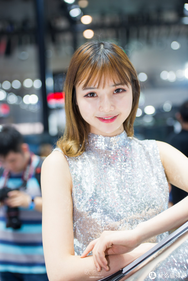 前几年的毛露露看的我脸红心跳的,最近两年都比较收敛了,直到她出现了