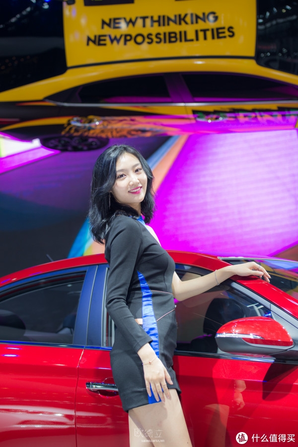 前几年的毛露露看的我脸红心跳的,最近两年都比较收敛了,直到她出现了