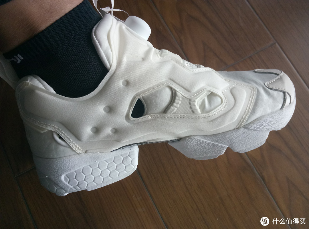 #原创新人#中年人第一双“奢侈品”— Reebok 锐步 PUMP FURY 复古跑鞋 开箱简评