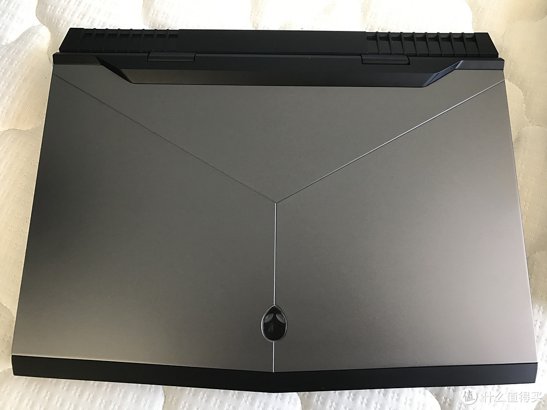 #本站首晒#原创新人# DELL 戴尔 ALIENWARE 外星人 17 R4 游戏笔记本