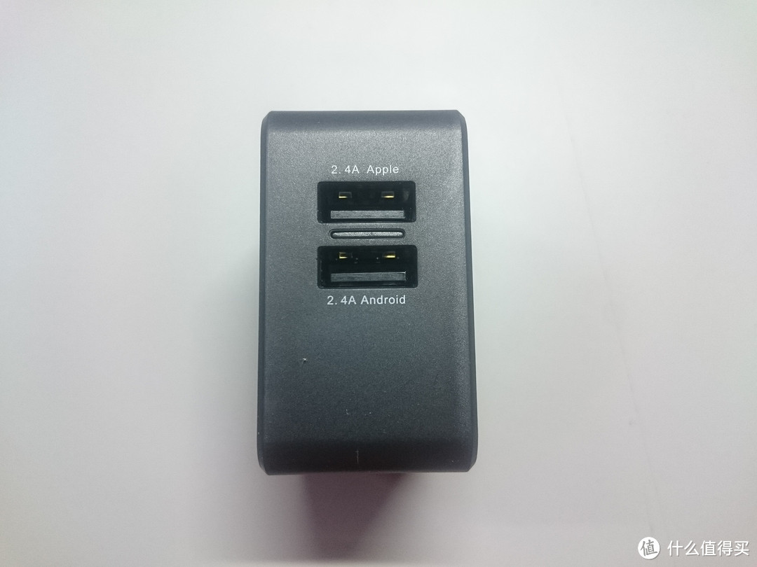 精巧强劲小方块——CHOETECH 迪奥科 双2.4A USB充电器