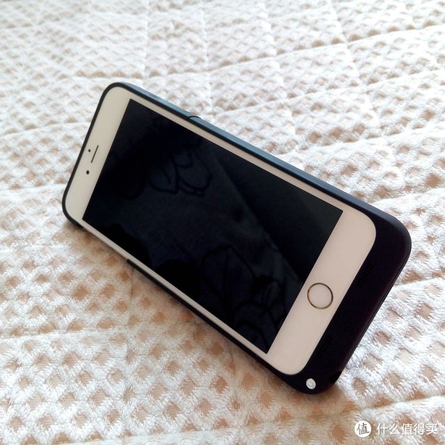 给您的iPhone穿上大衣要谨慎-Maxnon 麦能科技 iPhone背夹电池评测