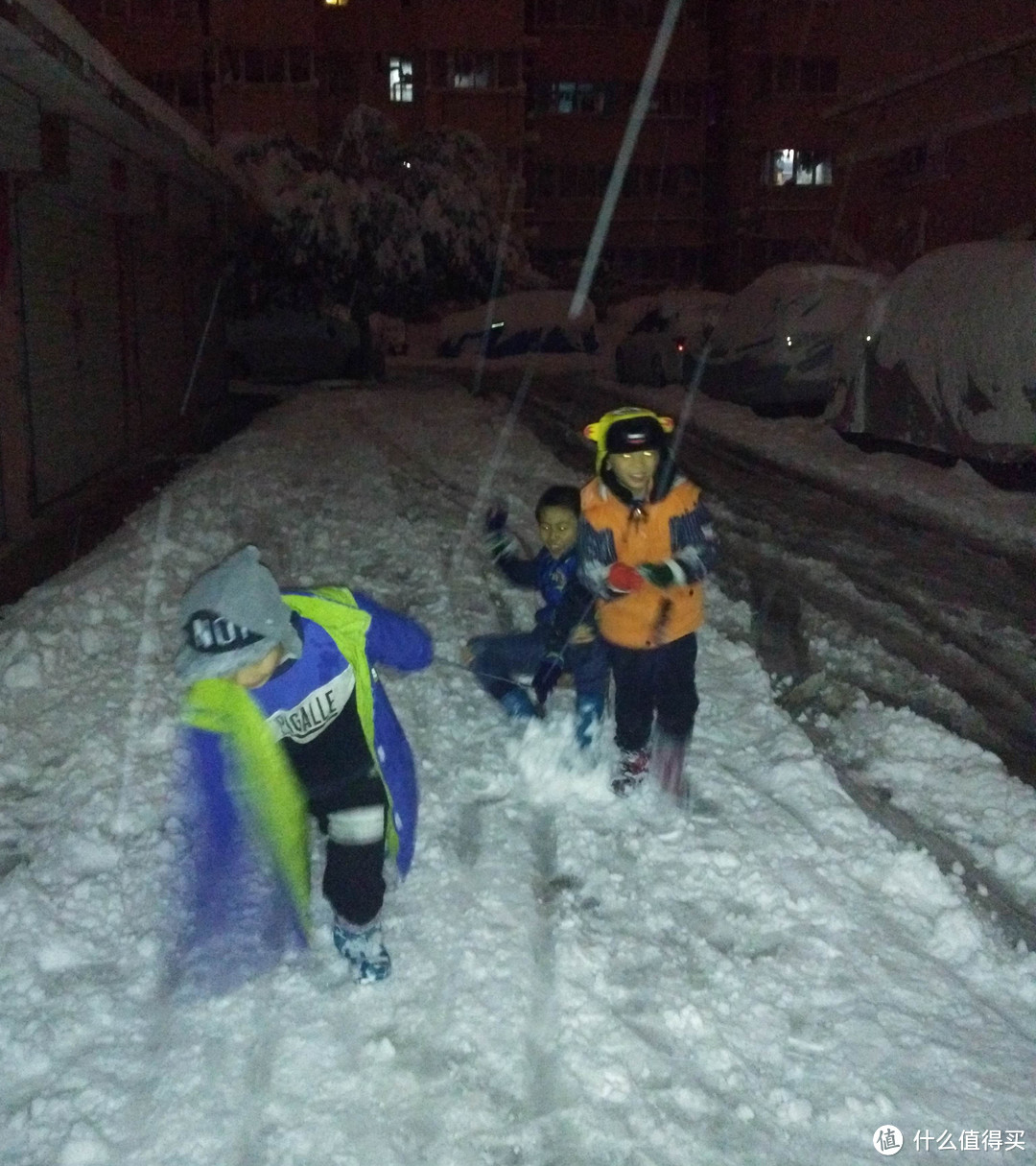 那童年的希望是一台时光机：下雪了，为熊孩子DIY粗糙雪橇车