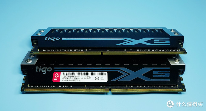 NVIDIA泰坦皮绿色信仰灯的好搭档：tigo 金泰克 天启X5 DDR4 3200内存套装开箱及超频小测