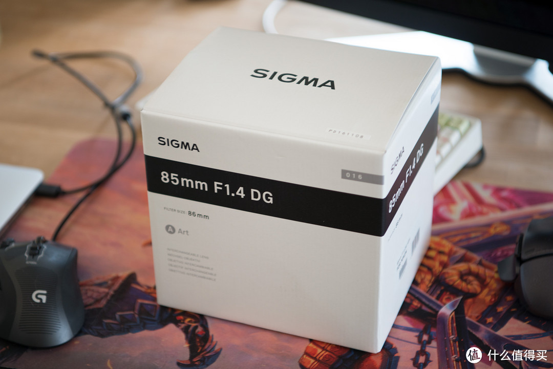 穷人的臂力练习！SIGMA 适马 85mm F1.4 Art 镜头 简单开箱