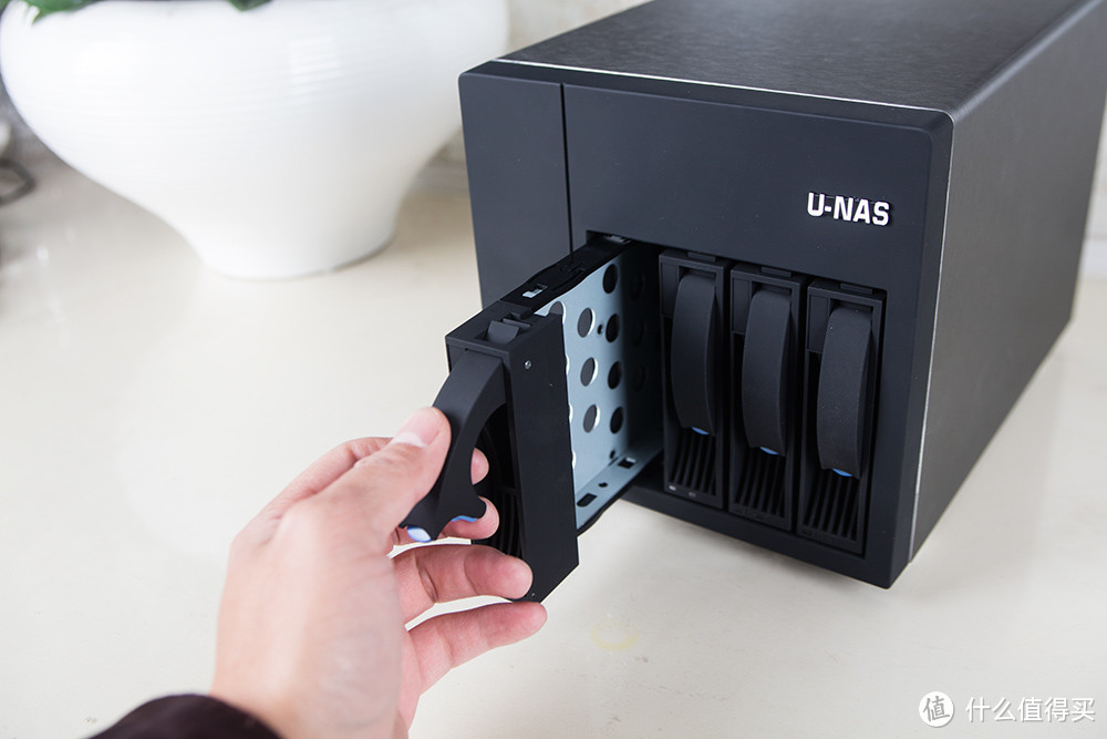 教程：万由 U-NAS 刷黑群6.0实现迅雷远程满速下载