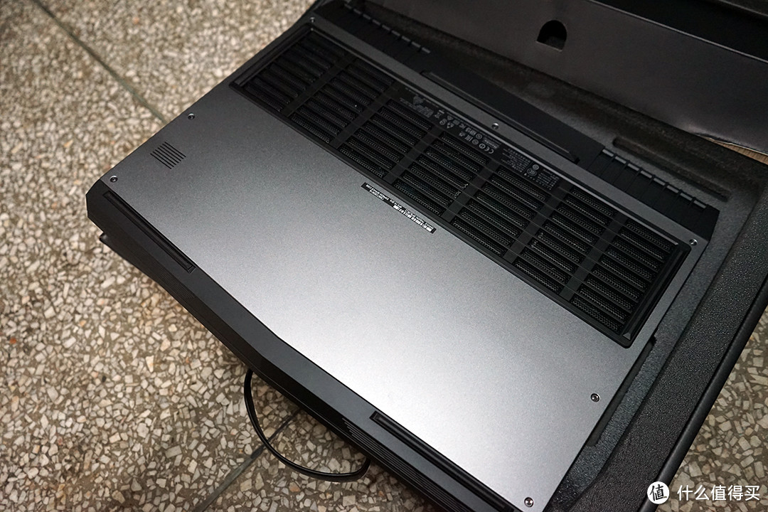 买灯送电脑——ALIENWARE 外星人 ALW17C-R1748  游戏笔记本电脑 开箱