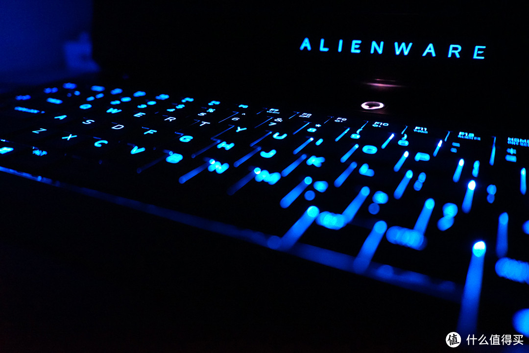 买灯送电脑——ALIENWARE 外星人 ALW17C-R1748  游戏笔记本电脑 开箱