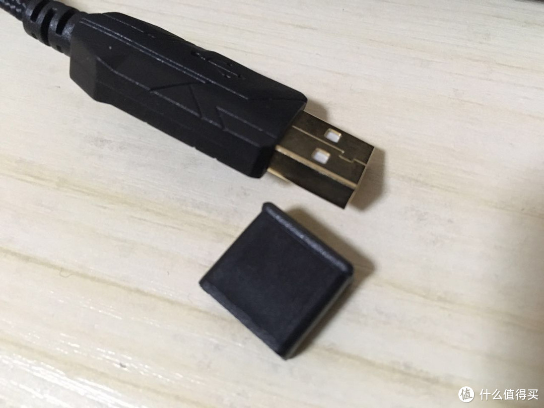 买轴送灯：文末彩灯gif！富勒 SM680R 机械键盘 青轴 黑色 开箱