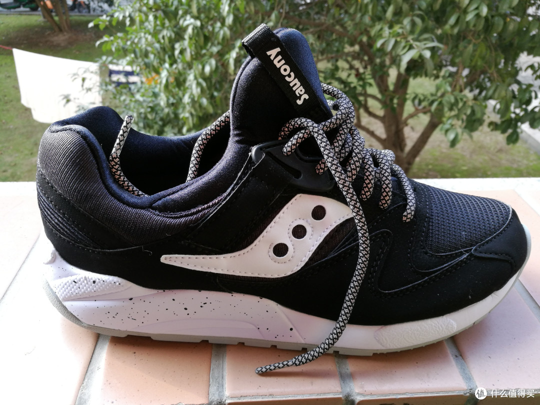 一双“奇葩”的Saucony 圣康尼 GRID 9000 跑鞋