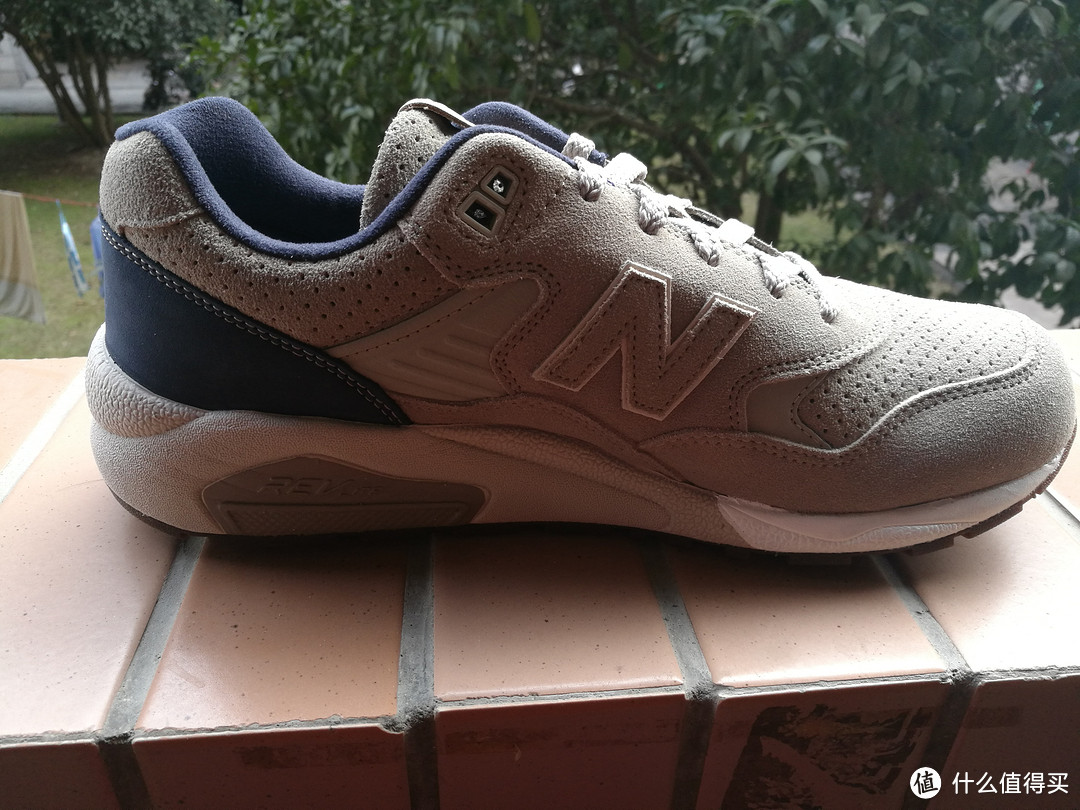 New Balance 580 休闲运动鞋