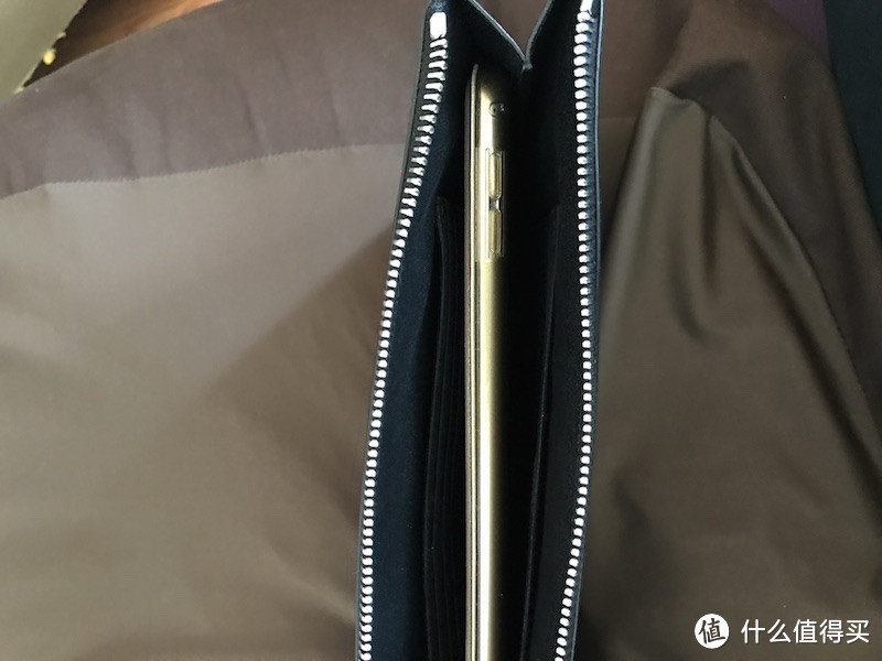 一面沉稳，一面风骚——Saint Laurent Paris 圣罗兰 手包（iPad包？）