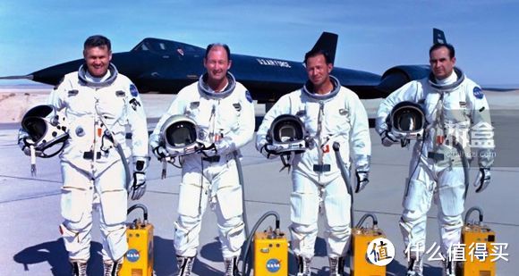 黑鸟骑士——DAMTOYS SR-71侦察机 试飞员、试飞工程师