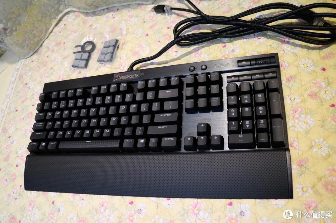 性价比平平的贼船—简评Corsair  海盗船 K70LUX 红轴机械键盘