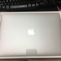 MacBook Pro 13.3笔记本开箱展示(后背|正面|进风口|键盘|磁盘)