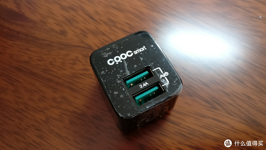 小巧、可爱、有光泽——CRDC5V2.4A 迷你充电器 开箱评测