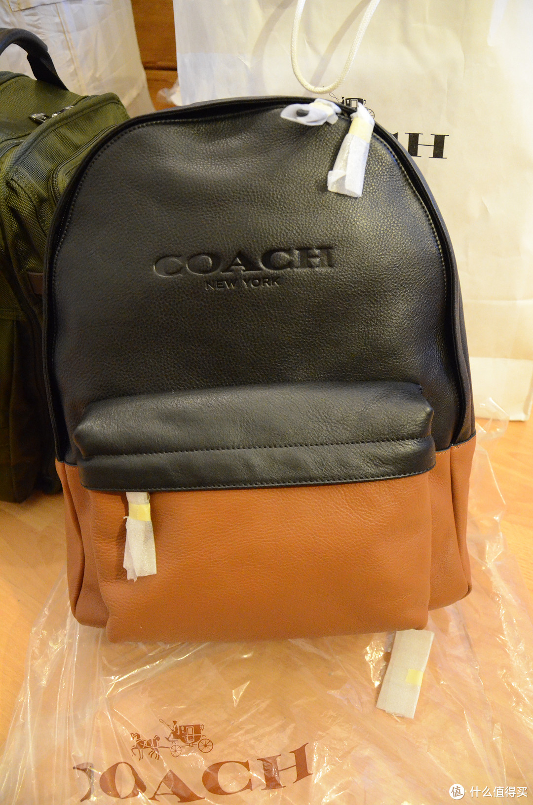 Coach 牛皮双肩背包