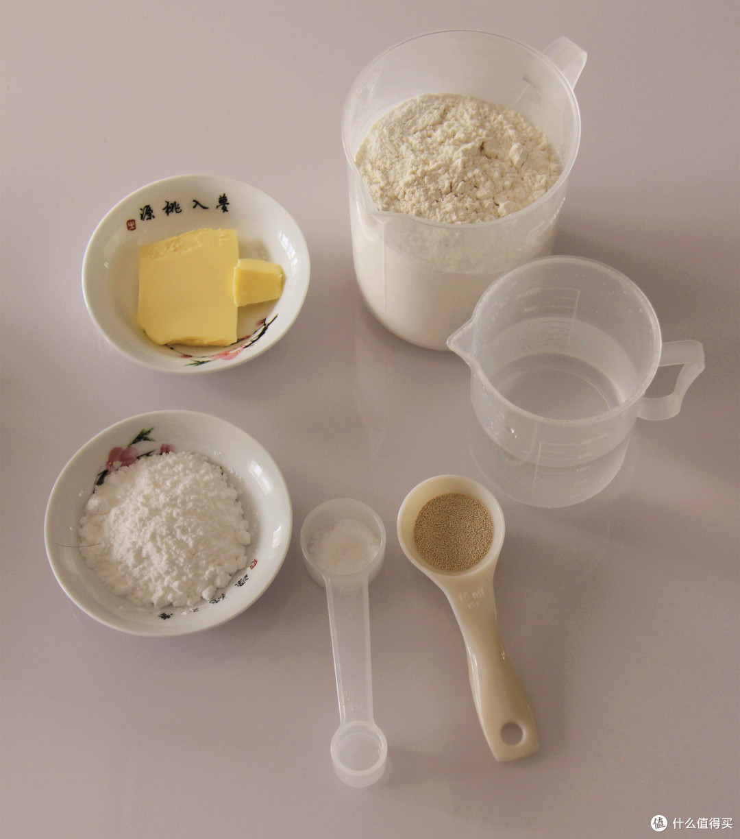 火腿木鱼花小餐包