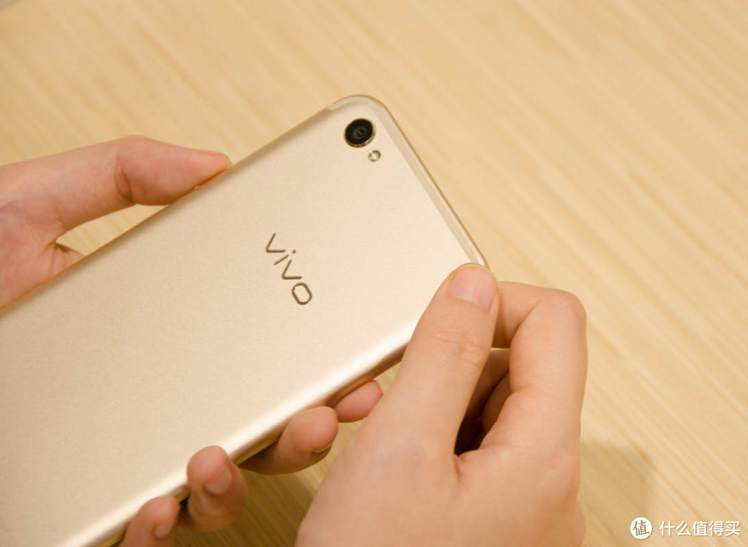 vivo X9体验：CPU不给力？颜值、续航、前置2000万柔光双摄来补！