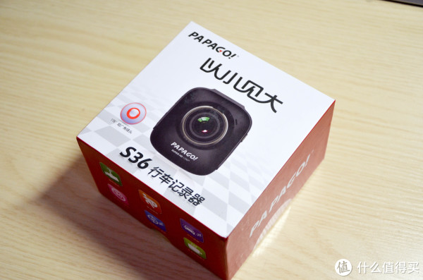 papago s36 行车记录仪外观展示(屏幕|按键|接口)