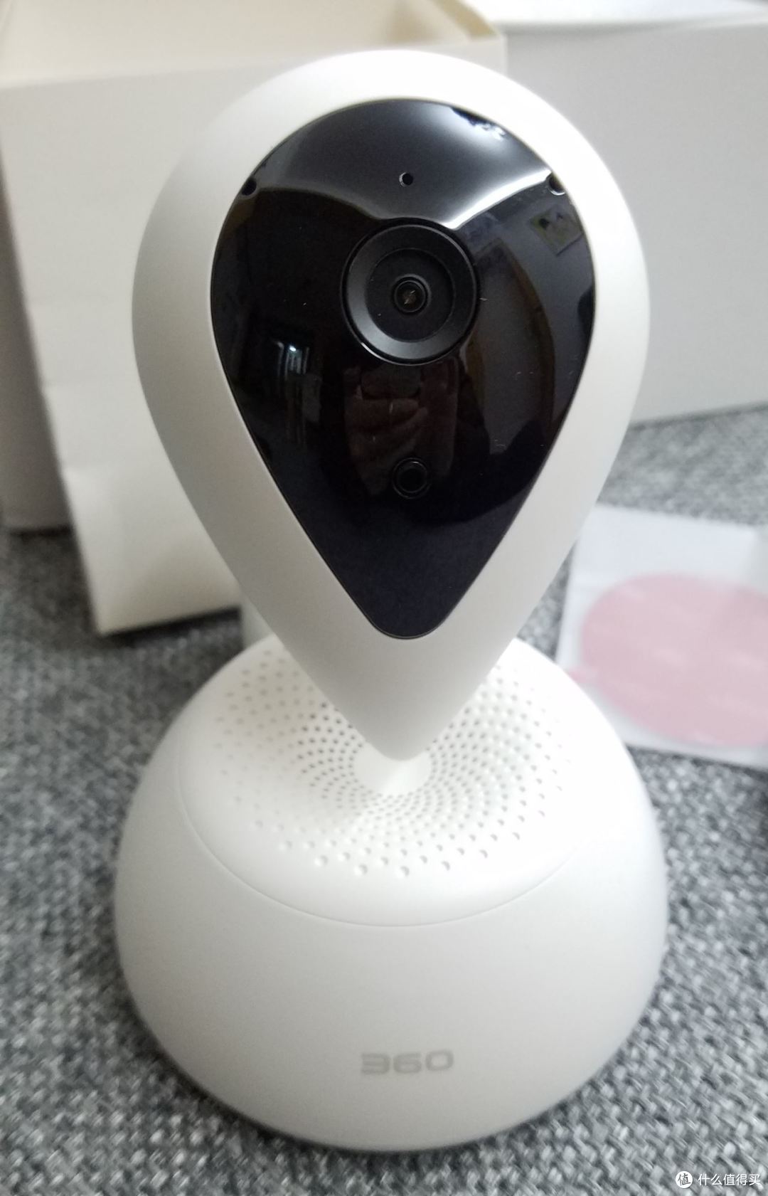 重直播轻监控的360智能摄像机悬浮版1080p逗你玩儿