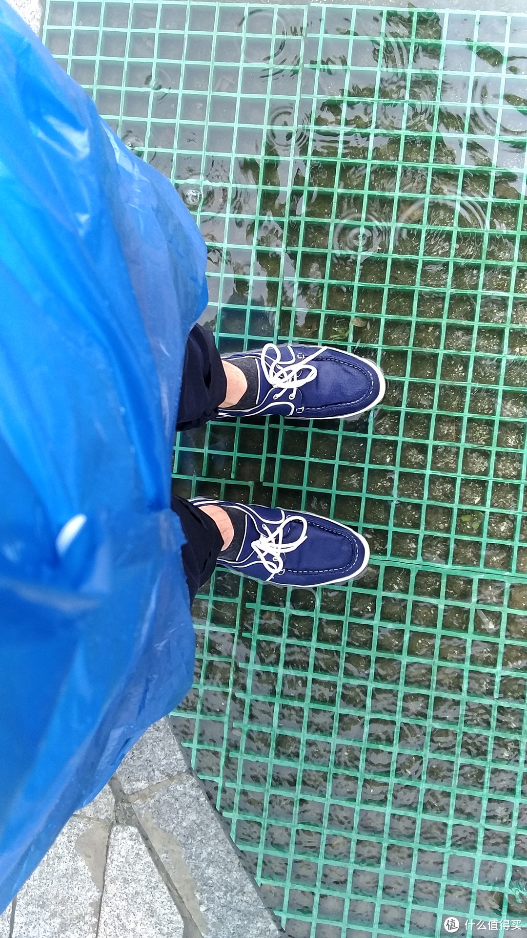 鞋都湿透了 鞋都湿透了