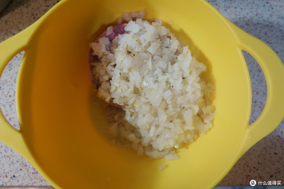 以“嫩牛五方”法制作黑椒牛肉馅饼,分享下自制美味馅饼的一些心得