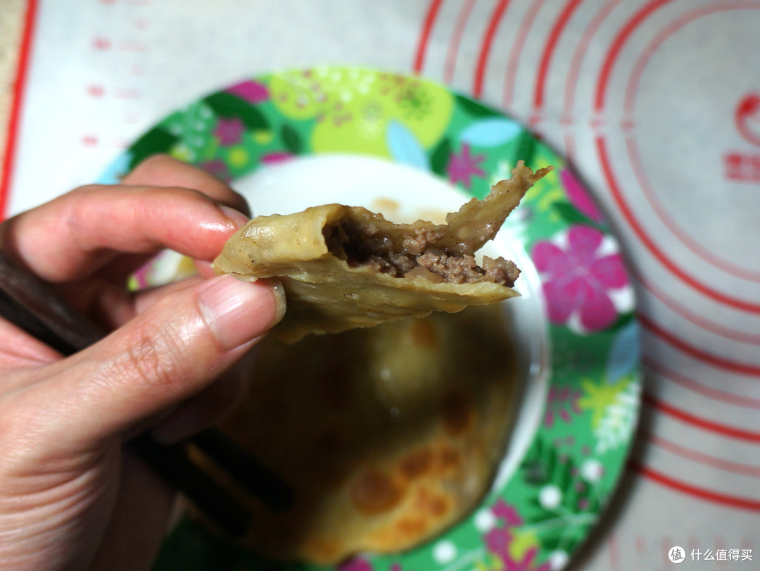 以“嫩牛五方”法制作黑椒牛肉馅饼,分享下自制美味馅饼的一些心得