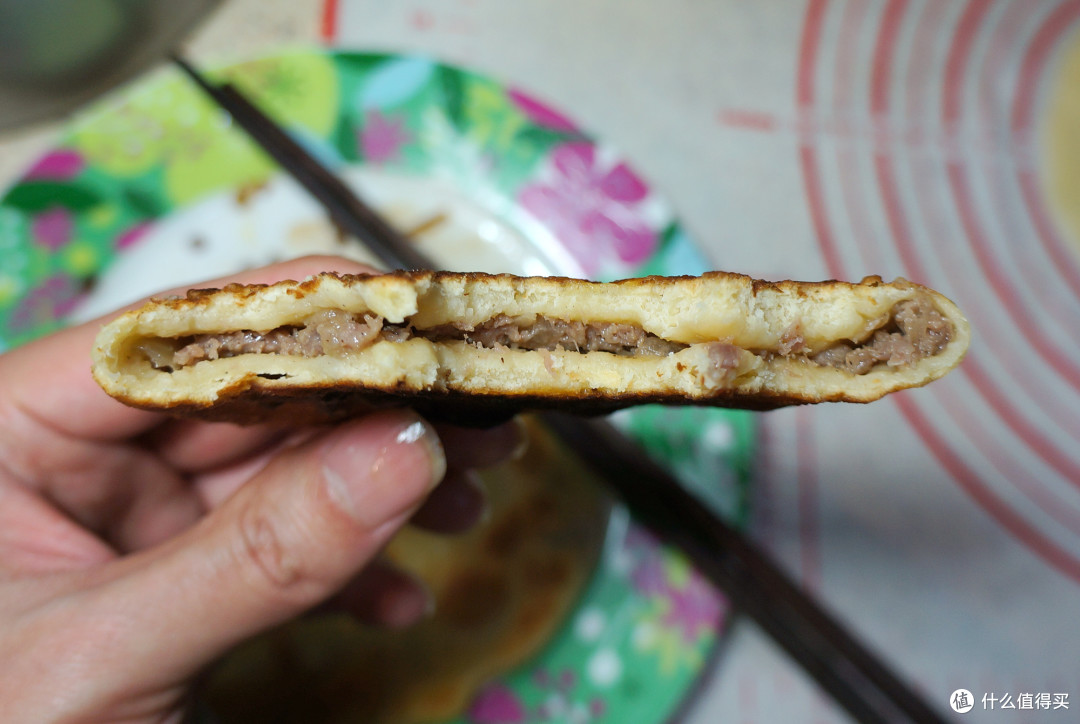 以“嫩牛五方”法制作黑椒牛肉馅饼,分享下自制美味馅饼的一些心得