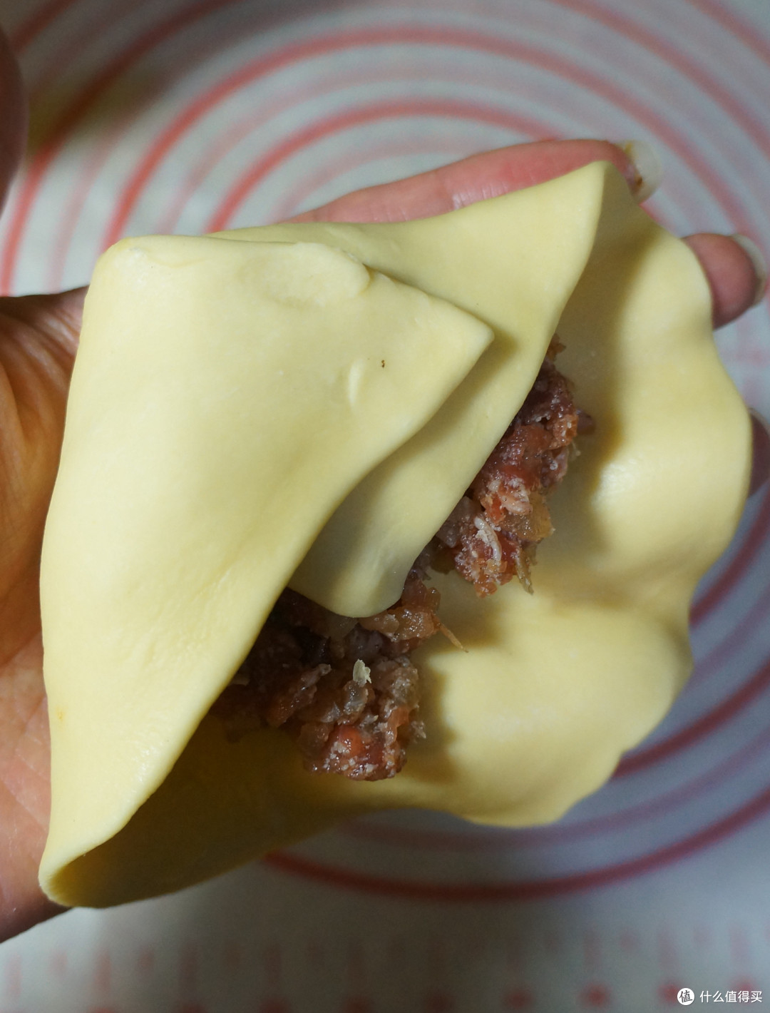 以“嫩牛五方”法制作黑椒牛肉馅饼,分享下自制美味馅饼的一些心得