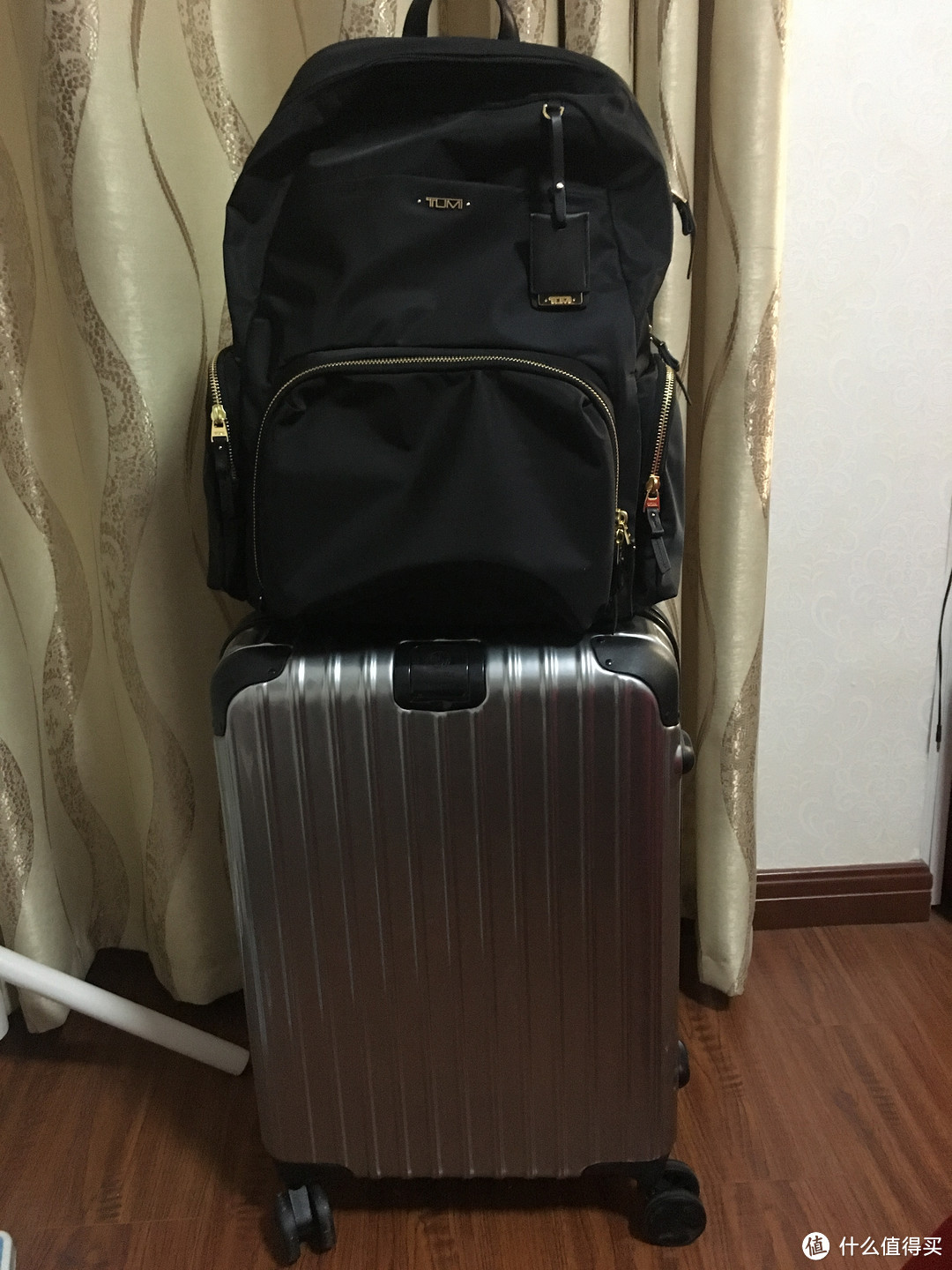 购买经历和使用体验：拔草Tumi Calais VOYAGEUR 484707D 双肩包