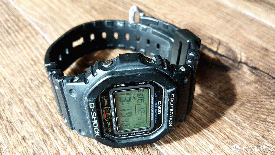 Casio 卡西欧 G-SHOCK DW5600E-1V换表带重焕新生