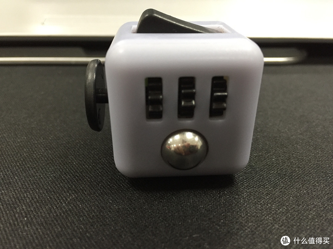 预防老年痴呆，减压小玩具首晒：Fidget Cube 减压骰子魔方方块