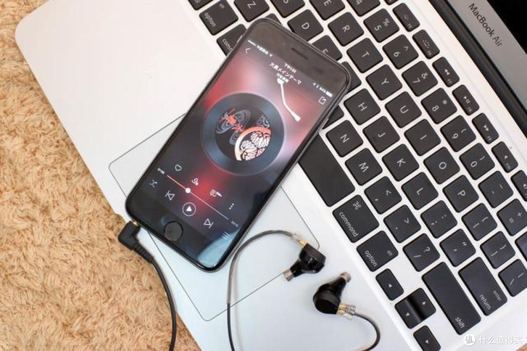 f111非常好驱动,用iphone就可以完全搞定,如果你是随身耳机的重度用户