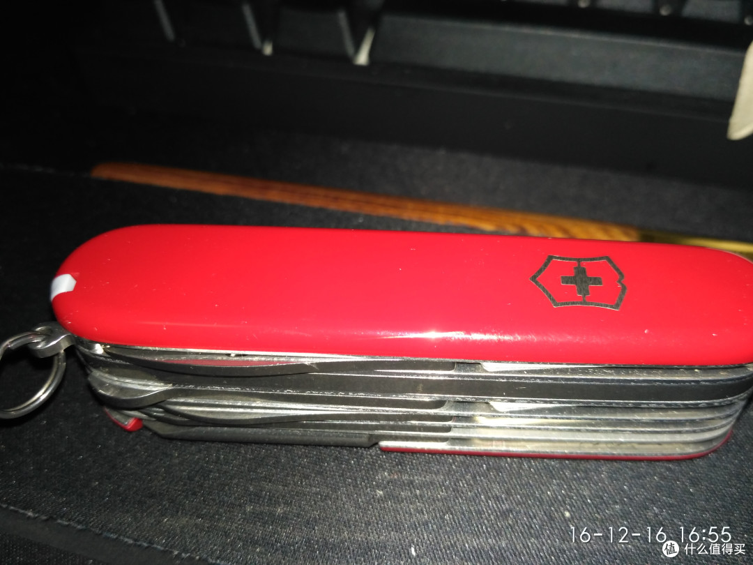 小情调 —VICTORINOX 维氏 英雄 1.6794.69 实木刀面  初把玩